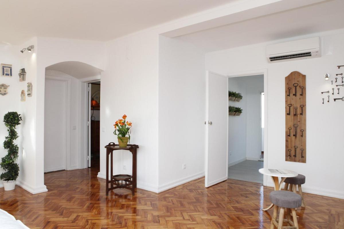 Downtown With Sea View Apartment *