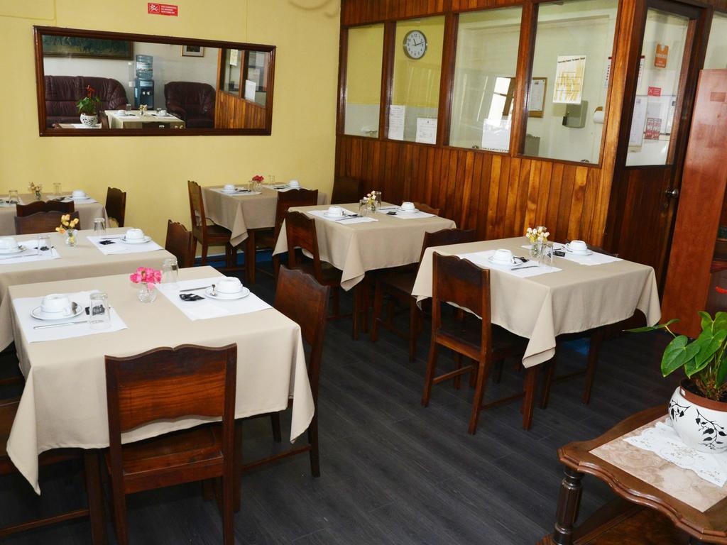 Guest house Pensao Astoria 3*