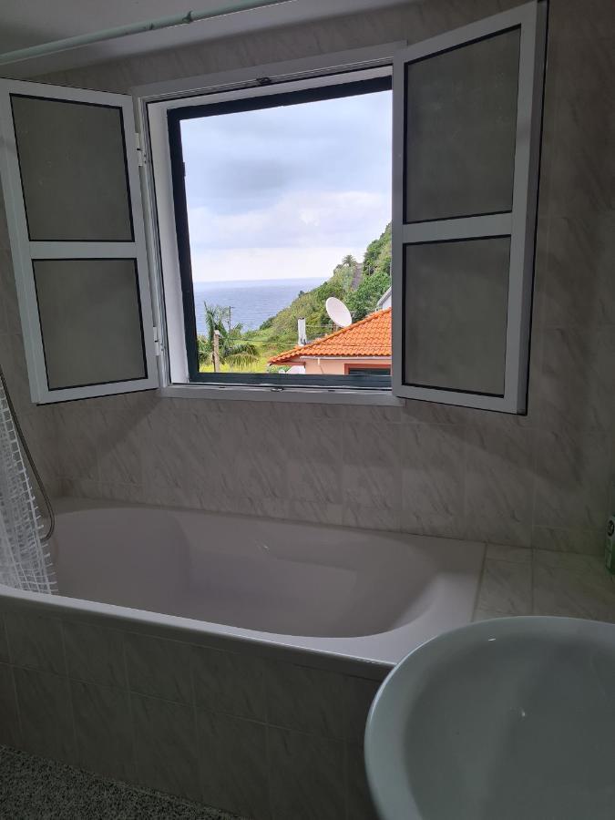 Scenic Comfort Apartment Ponta Delgada (Madeira)