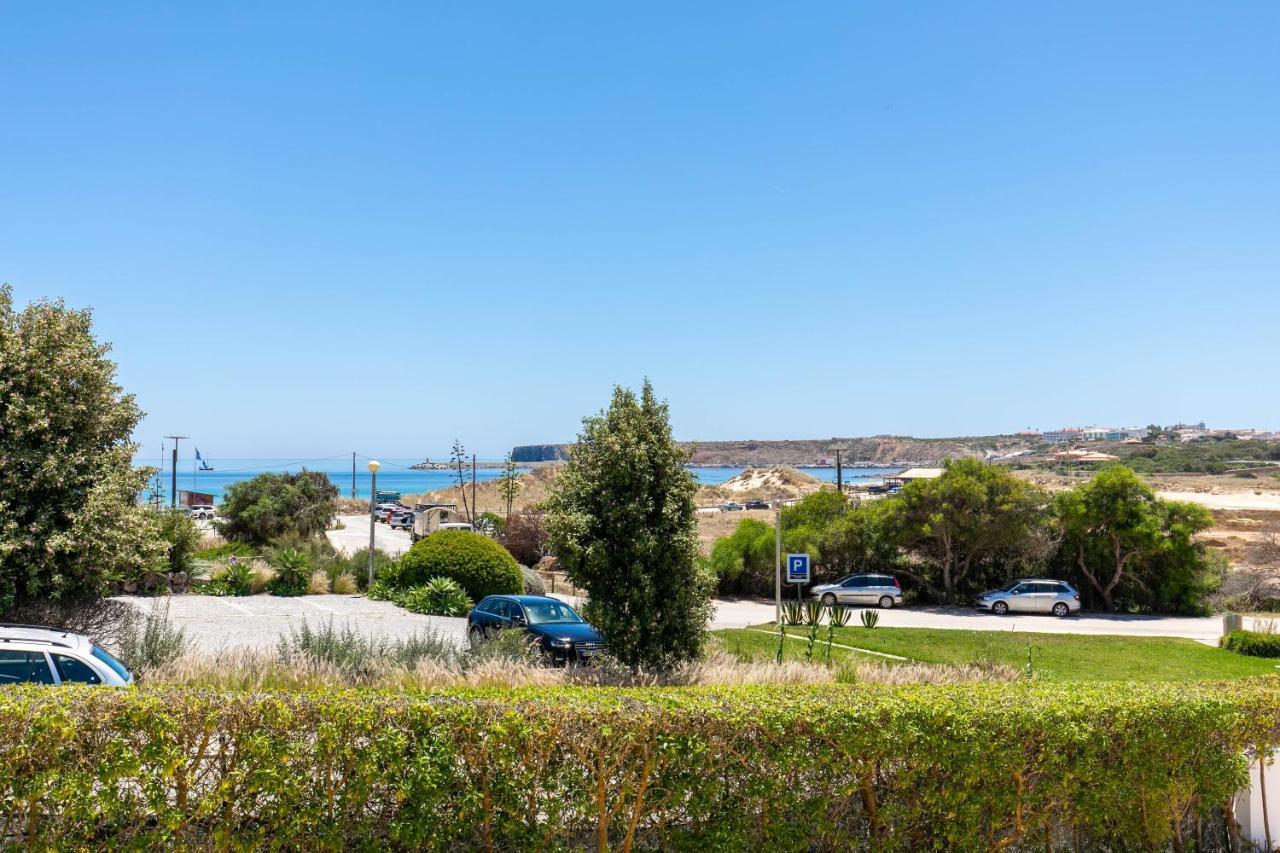 - Oceanfront Martinhal Villa *
