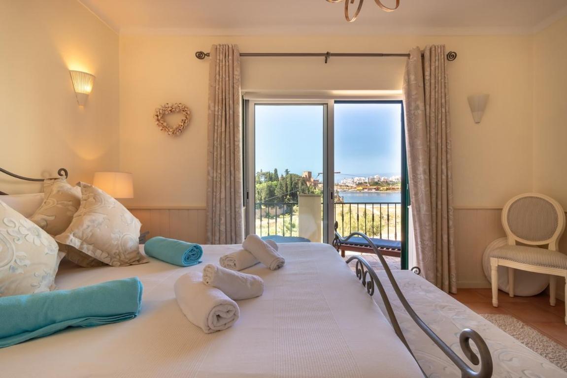 Luxury Townhouse N10 - Front-line Sea Views Holiday home