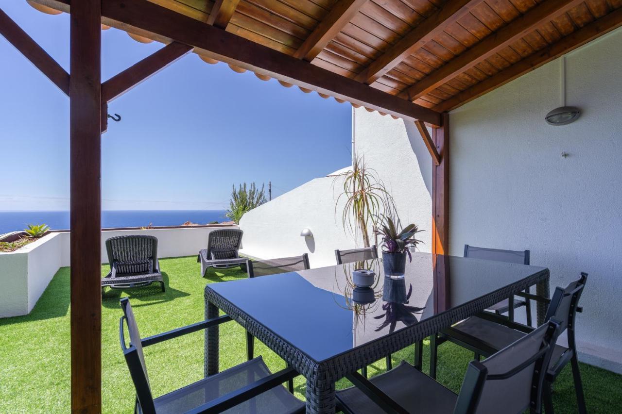 Flowers Island House 3 *