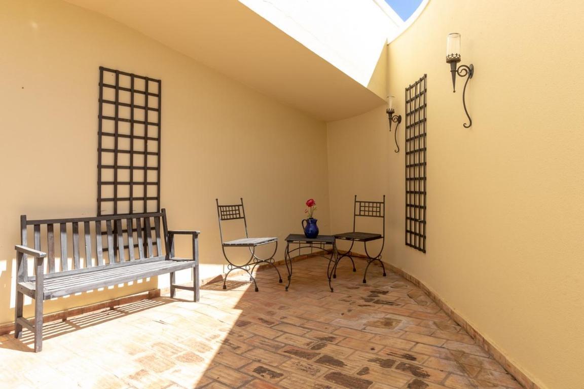 Luxury Townhouse N10 - Front-line Sea Views *