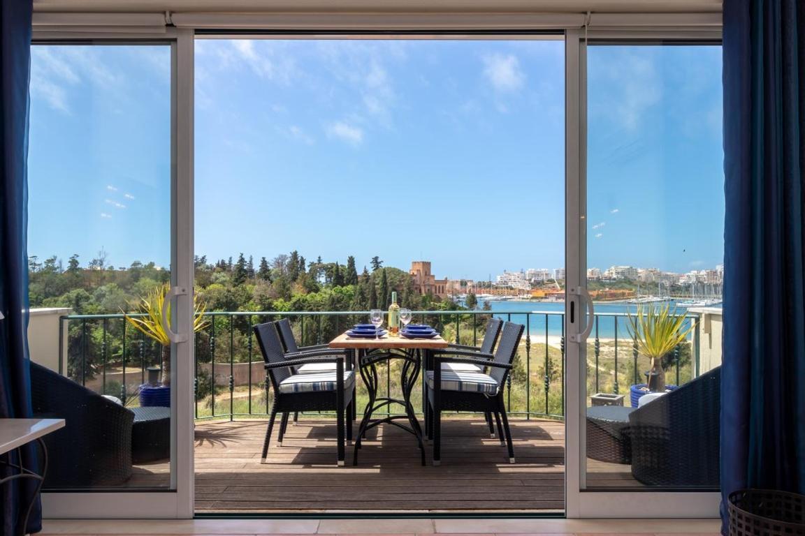 Luxury Townhouse N10 - Front-line Sea Views Holiday home *