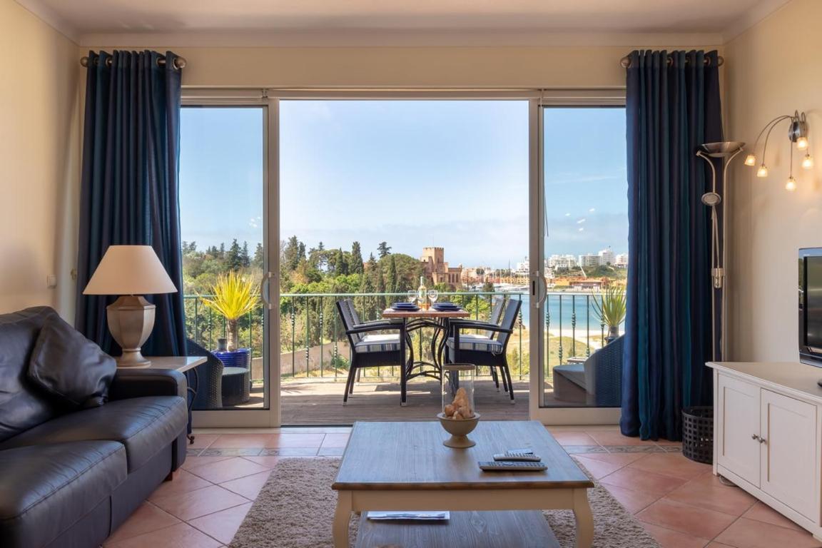 Luxury Townhouse N10 - Front-line Sea Views Holiday home *