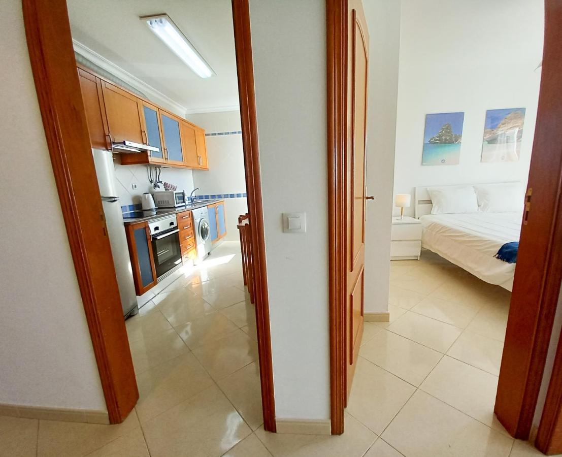 Colina Ferias- Garagem & Wifi Apartment Quarteira