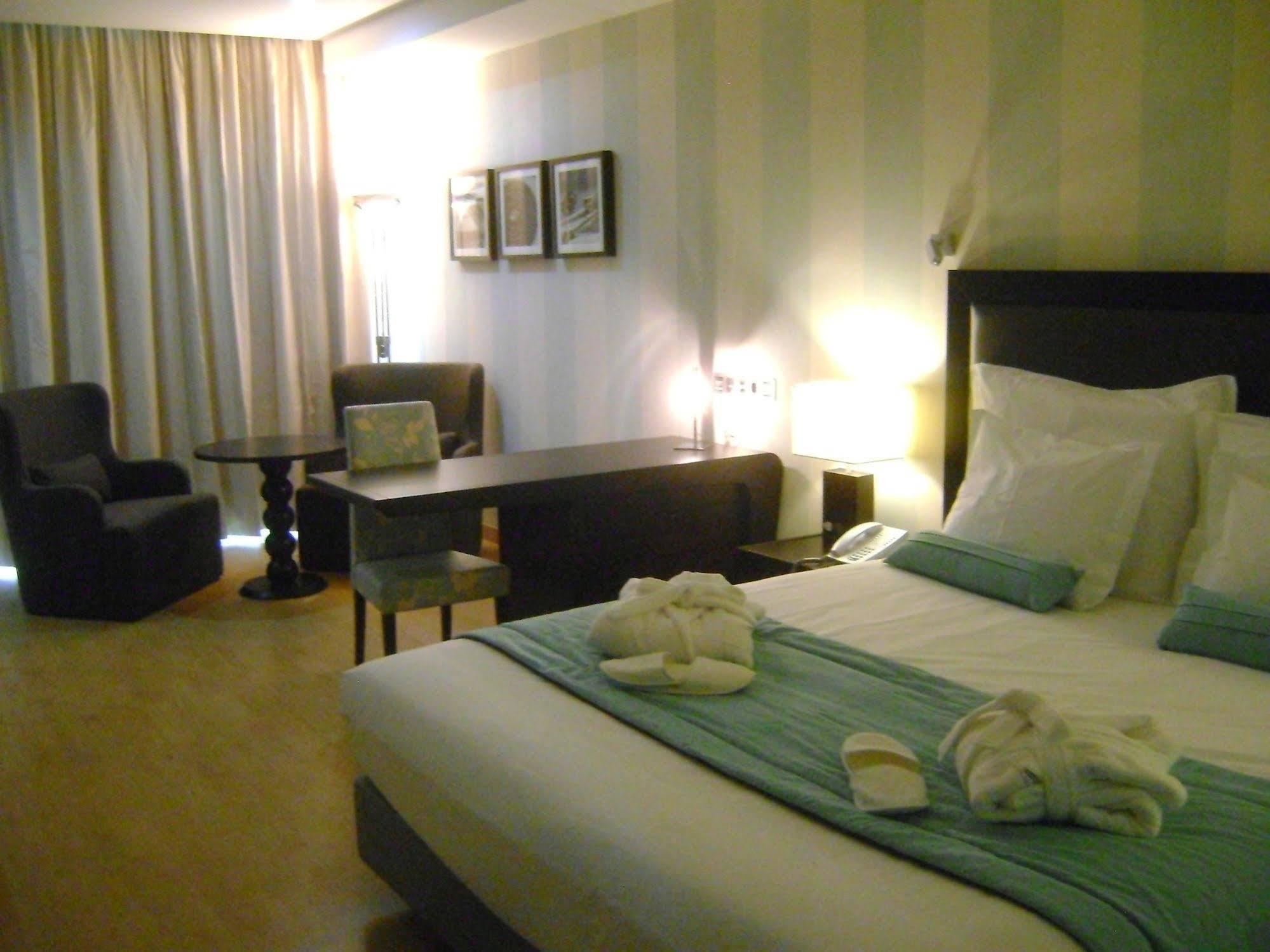 Hotel Angra Marina