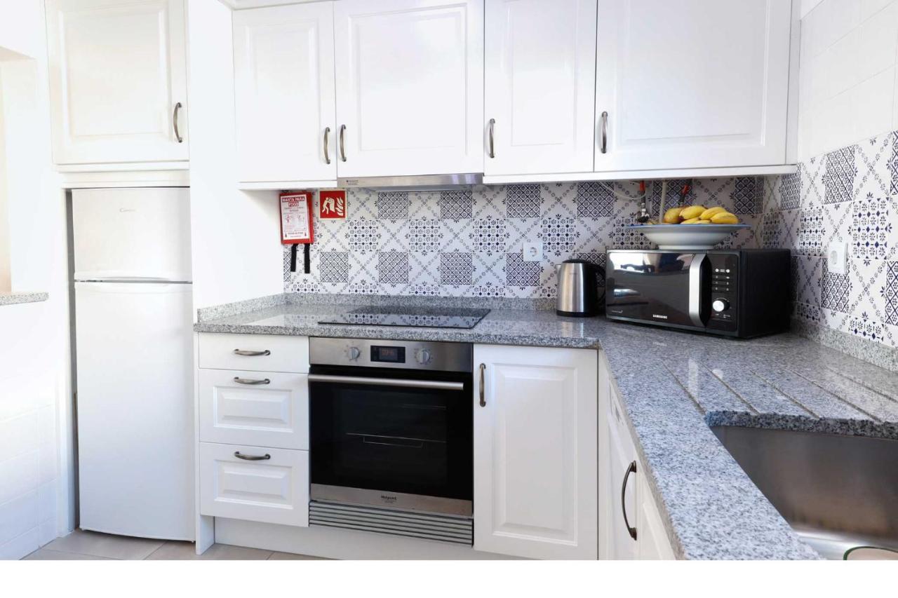 3b Waterside Apartment