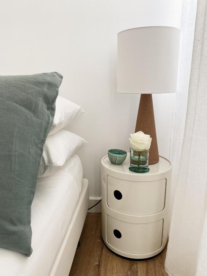 The L - City Living With Rooftop Terrace Apartment