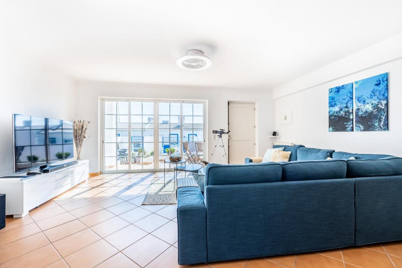Casa de férias Coolhouses Luz, Lovely 3 Bed Townhouse & Sea Views, Casa Baia Da Vida *