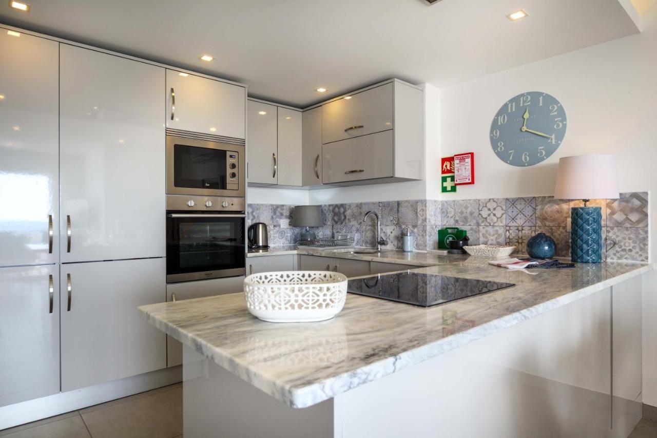 Apartment Waterside 3 Bedroom Sea View *
