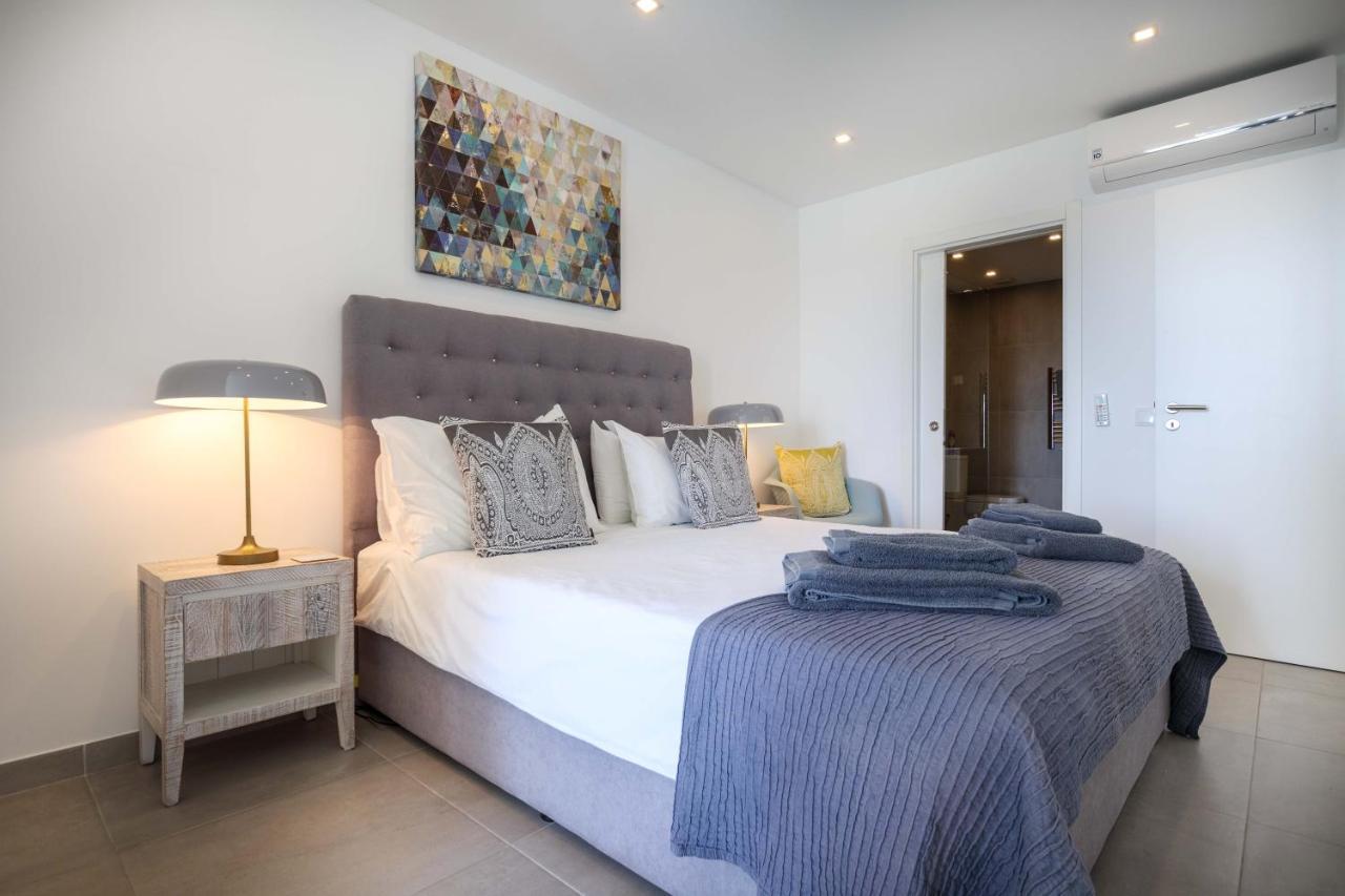 Waterside 3 Bedroom Sea View Apartamento