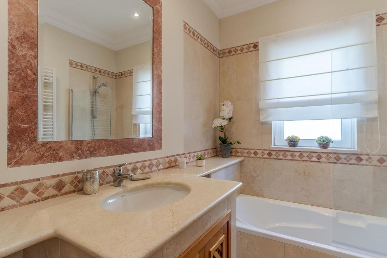 Villa Bougainvillea Palheiro Village By Hr Madeira Funchal (Madeira)