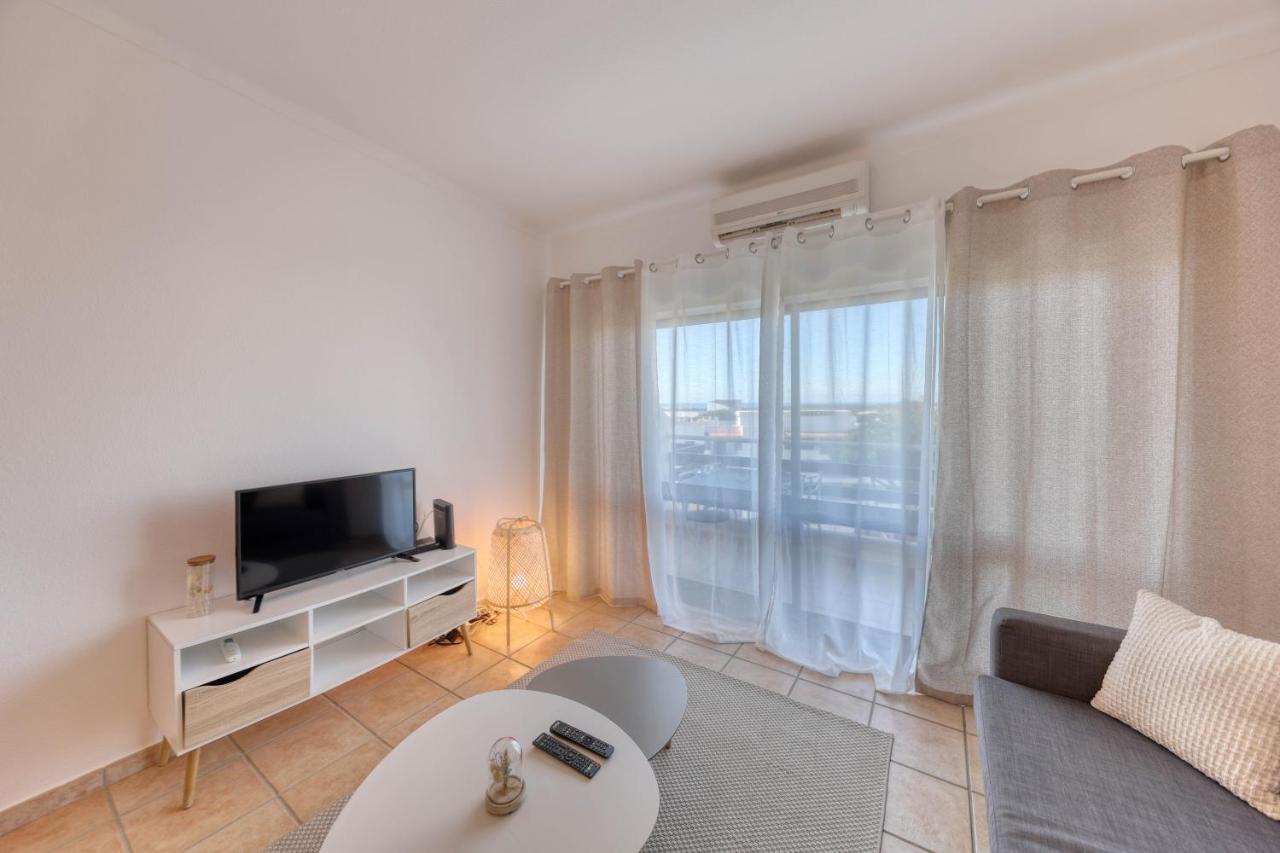 Apartment T2 Renovated With Ocean View Vilamoura *