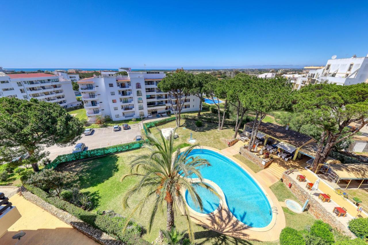 Apartment T2 Renovated With Ocean View Vilamoura *