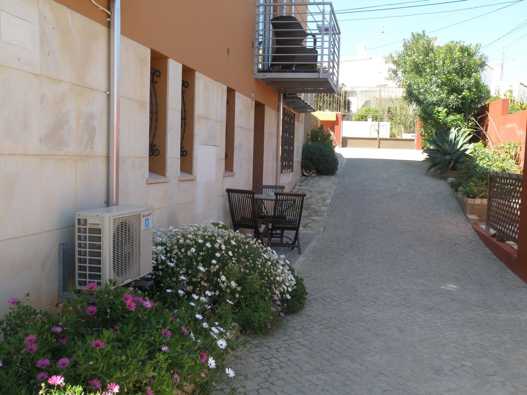 D. Dinis - Charming (adults Only) Lagos