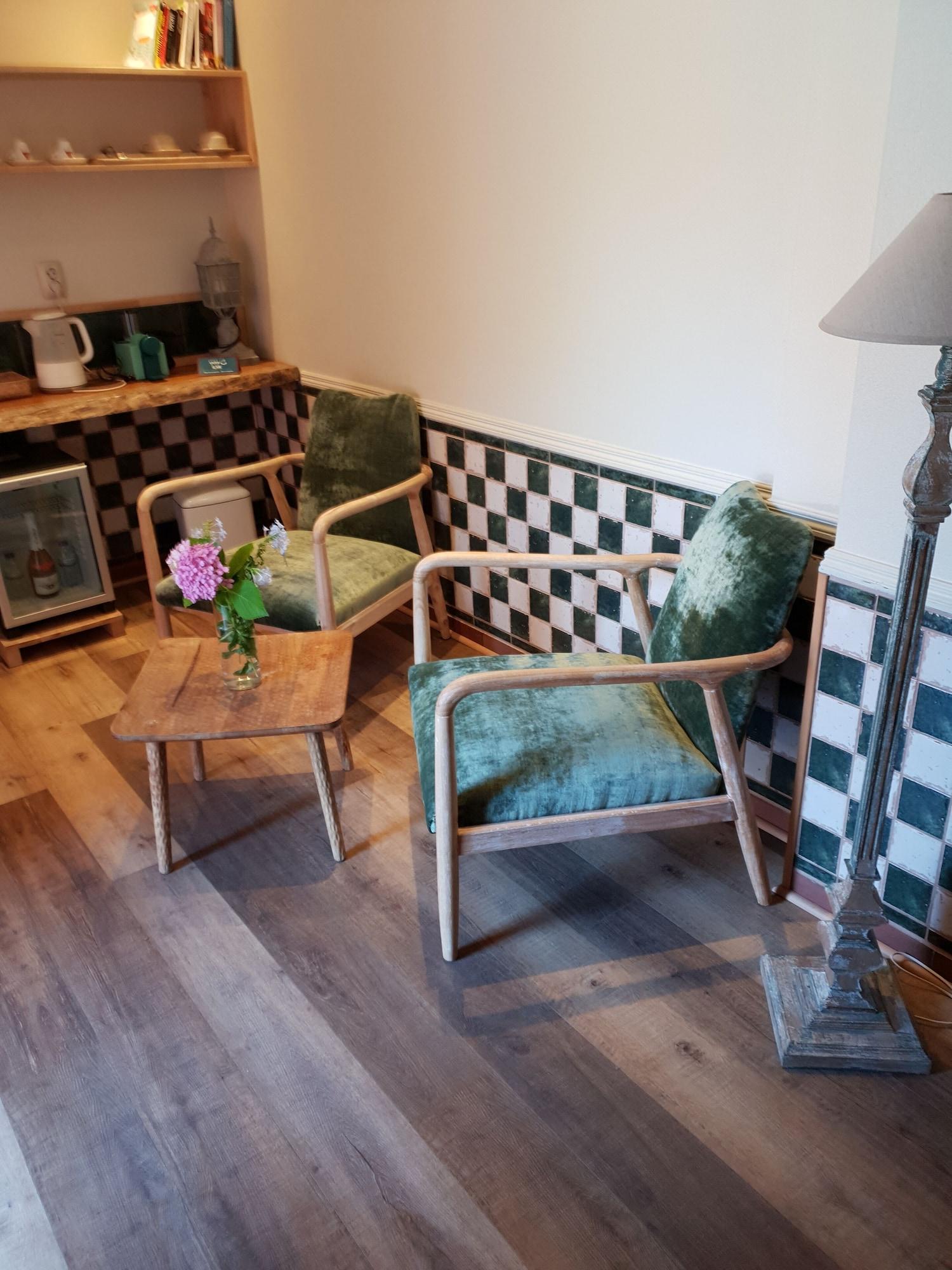 D. Dinis - Charming (adults Only) Lagos
