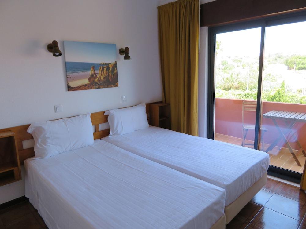Alcaide Hotel