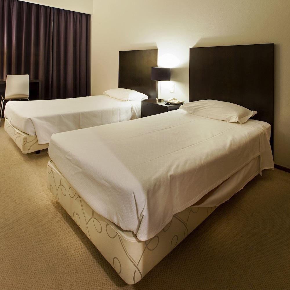 Carcavelos Hotel