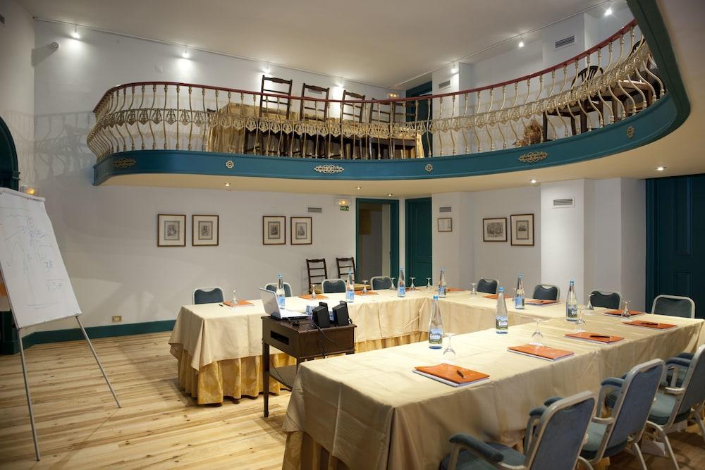 Palacio De Hotel 4*