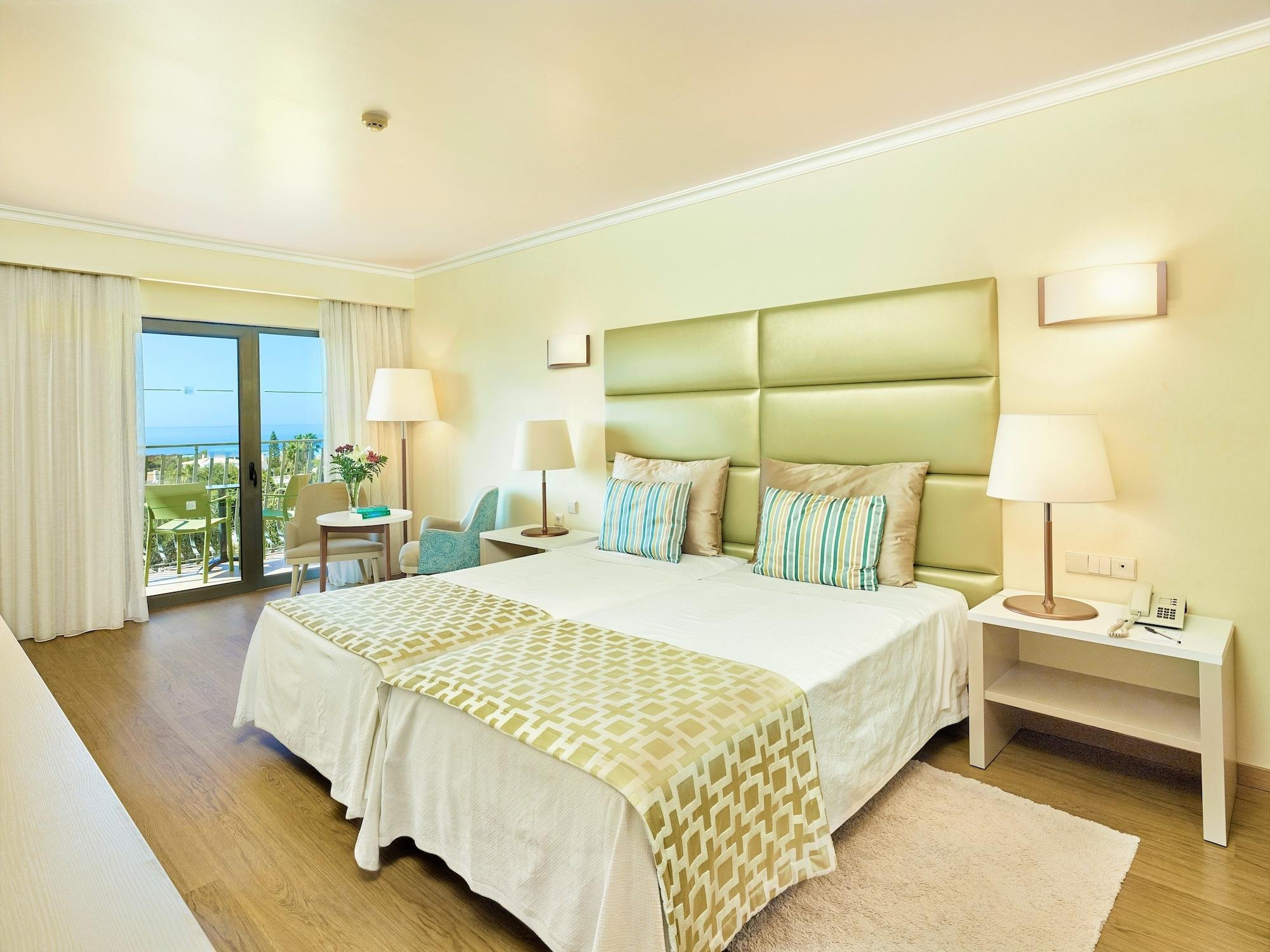 Hotel Baia Grande 4*