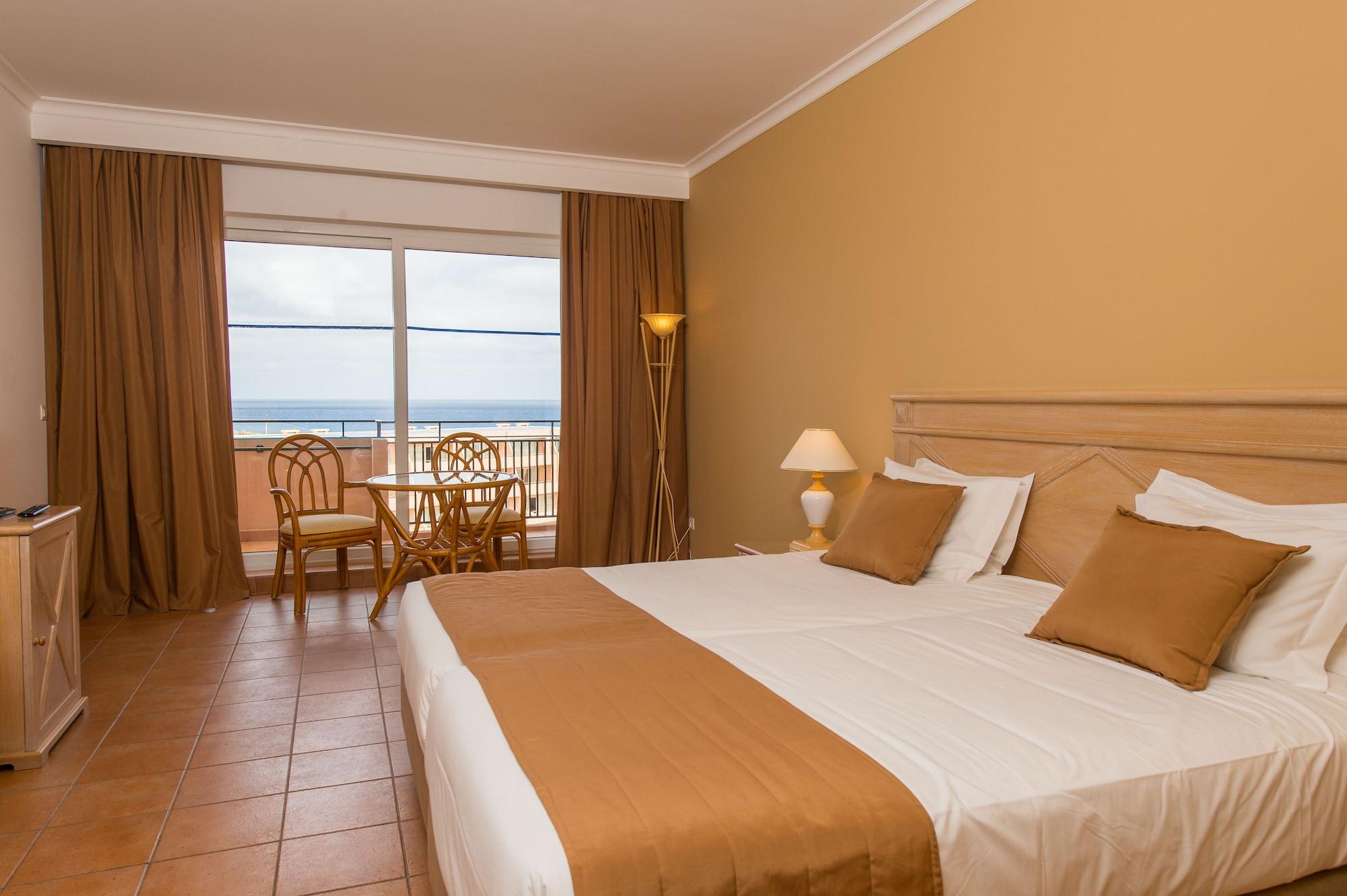 Baleira Hotel