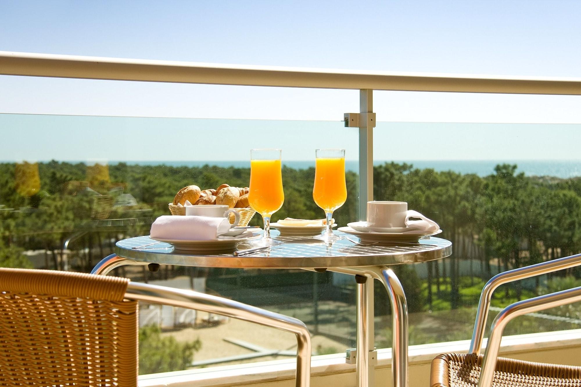 & Hotel 4*