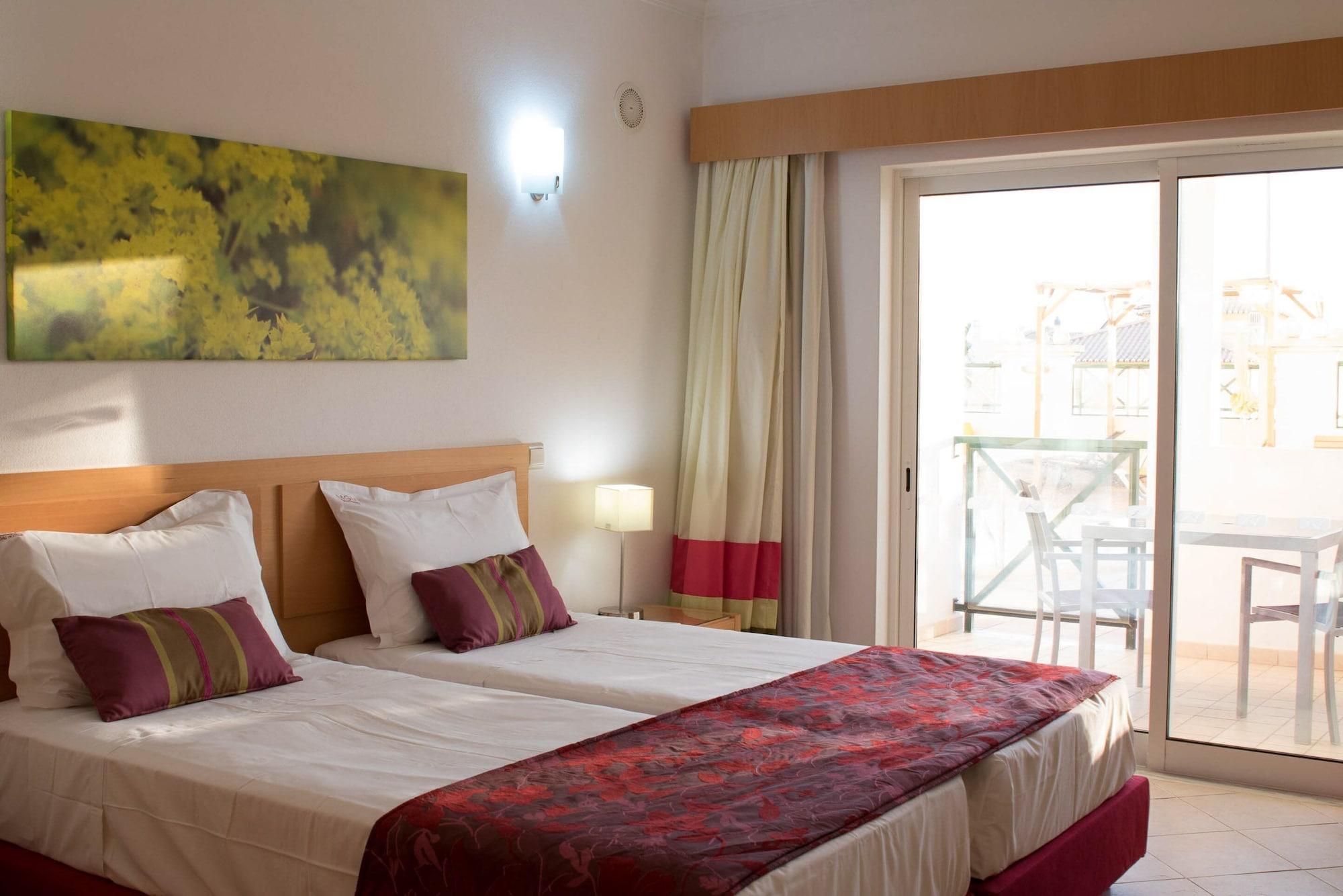 Grand Muthu Do Vale Apartahotel 5*