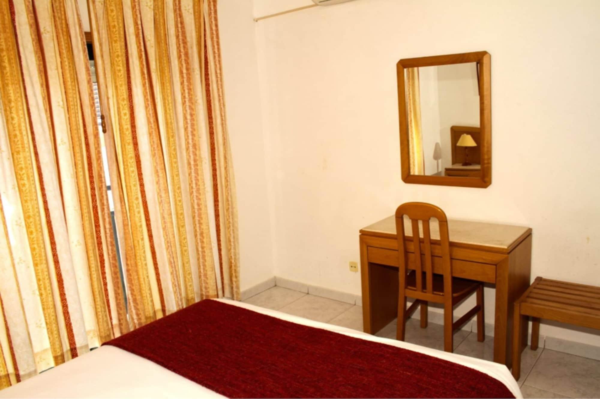 Aparthotel Plaza Real By Atlantichotels 3*