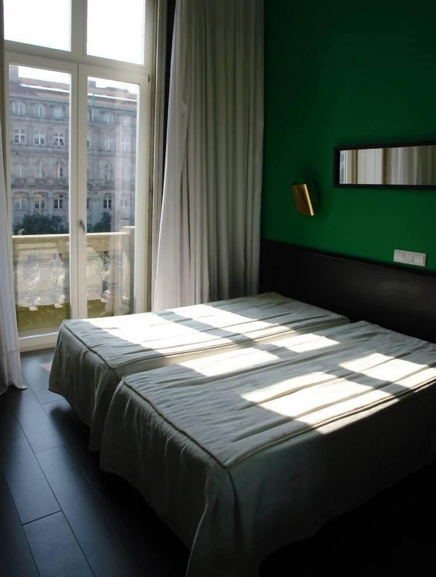 Universal Hotel 2*