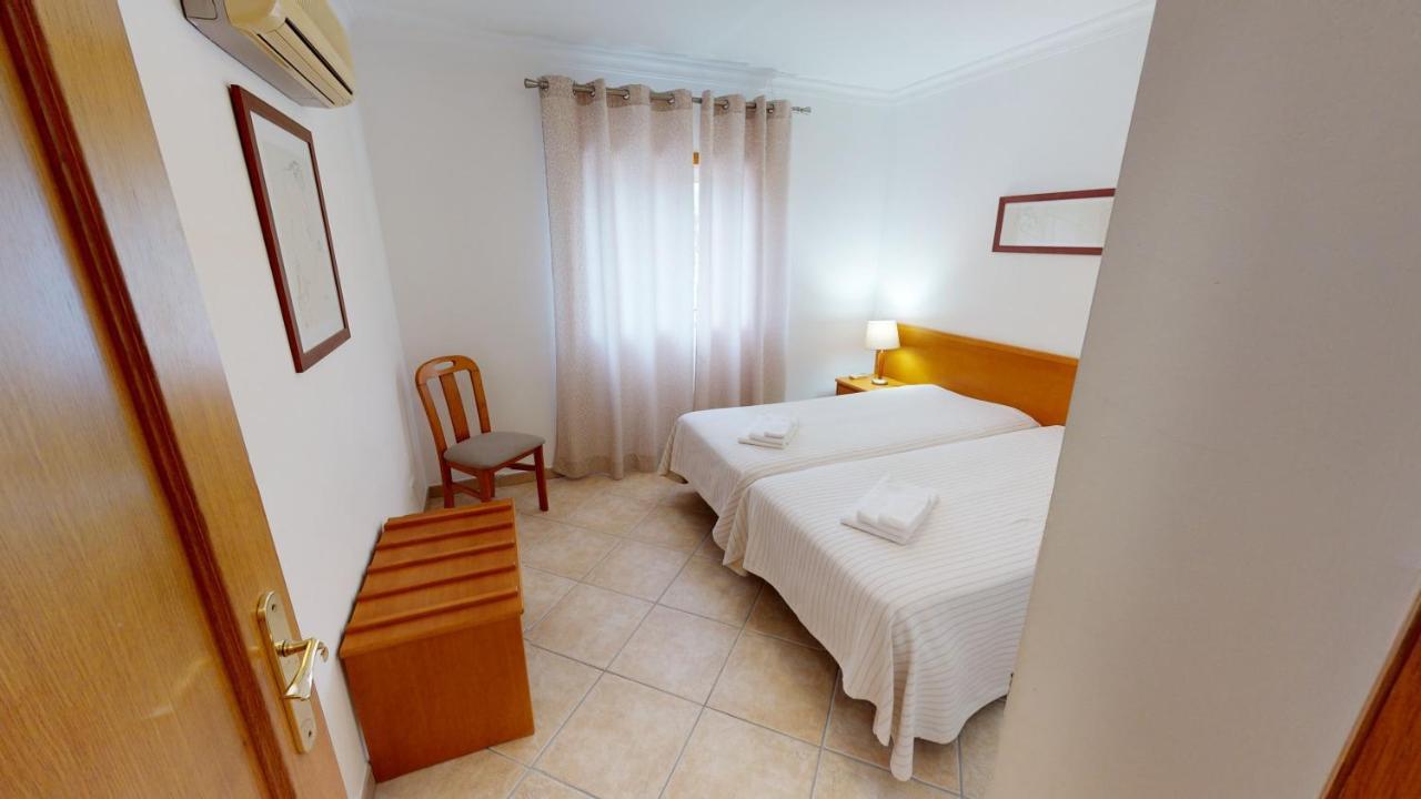 Aparthotel Da Lota - Beachfront Manta Rota