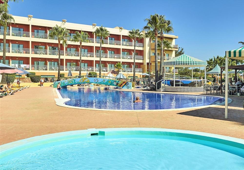 Baia Grande Hotel 4*