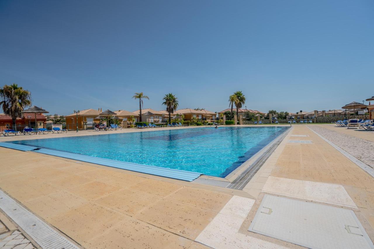 Beautiful On Boavista Golf - Daily Service & Access Pousada