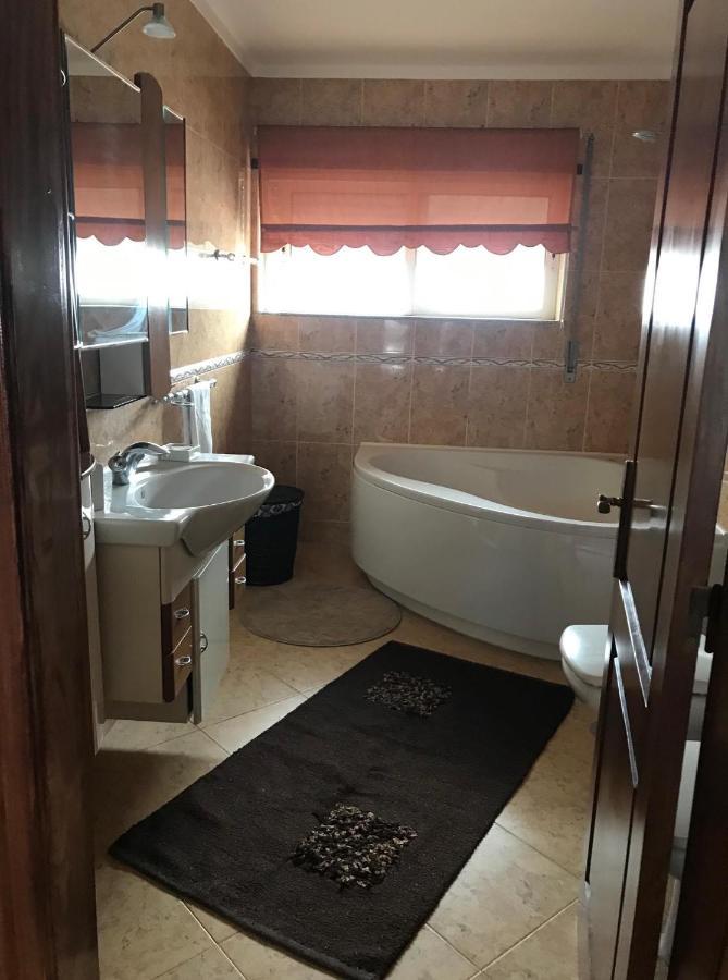 Moradia Com Piscina T4 *