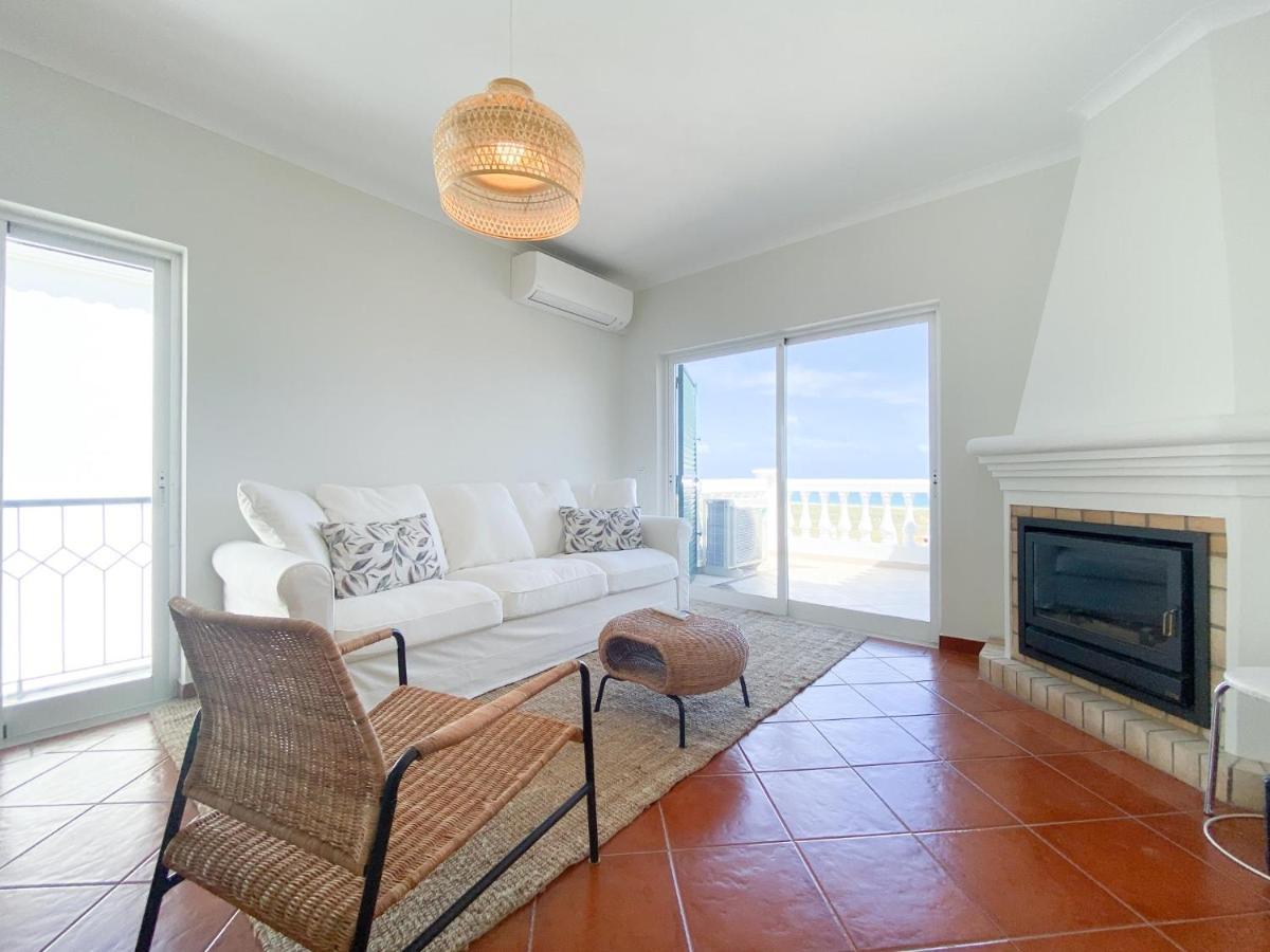 Apartment Spacious Penthouse Sea View Near #1925 *
