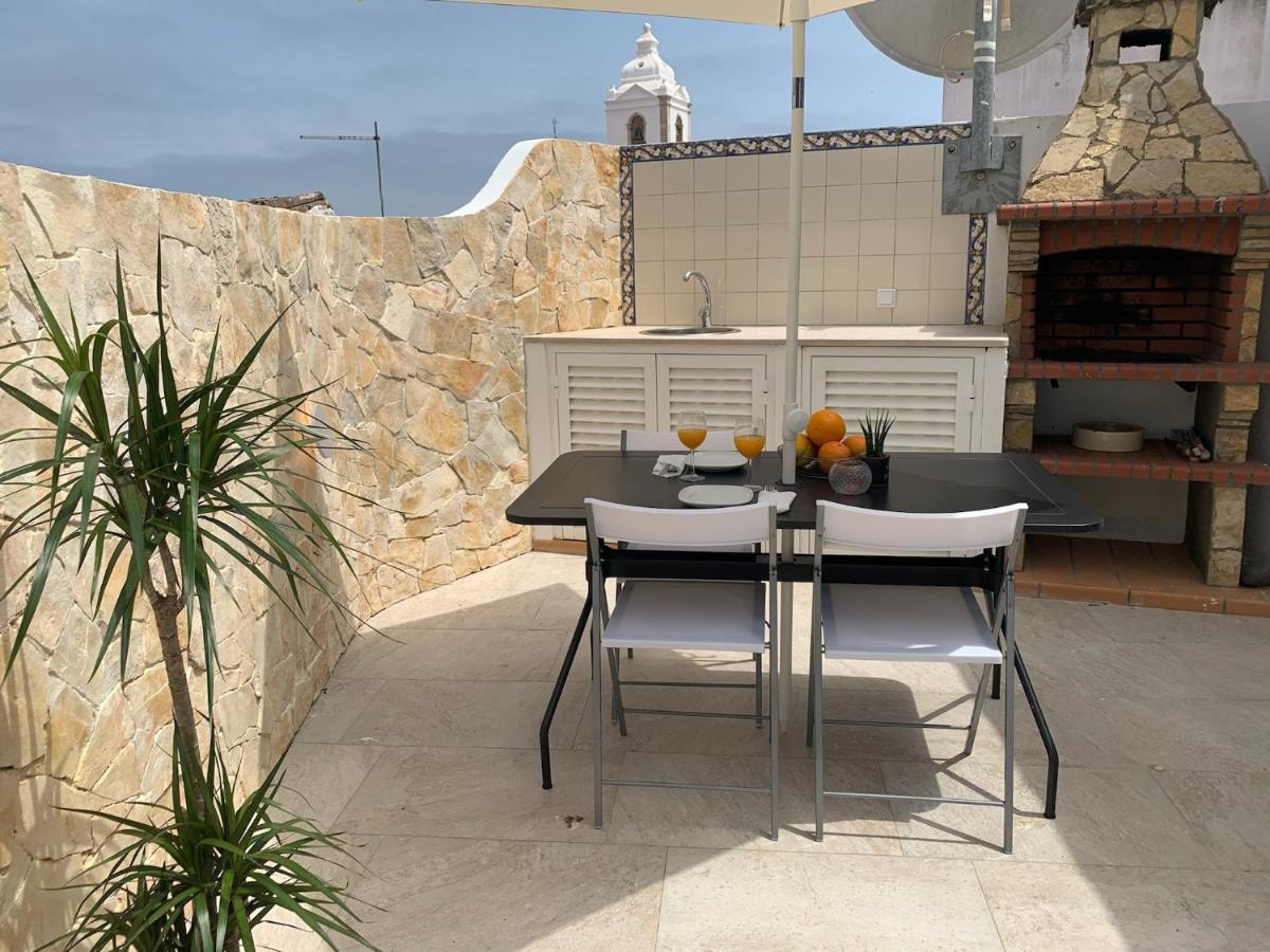 Casa de férias House With A Bbq Terrace In The Centre Of