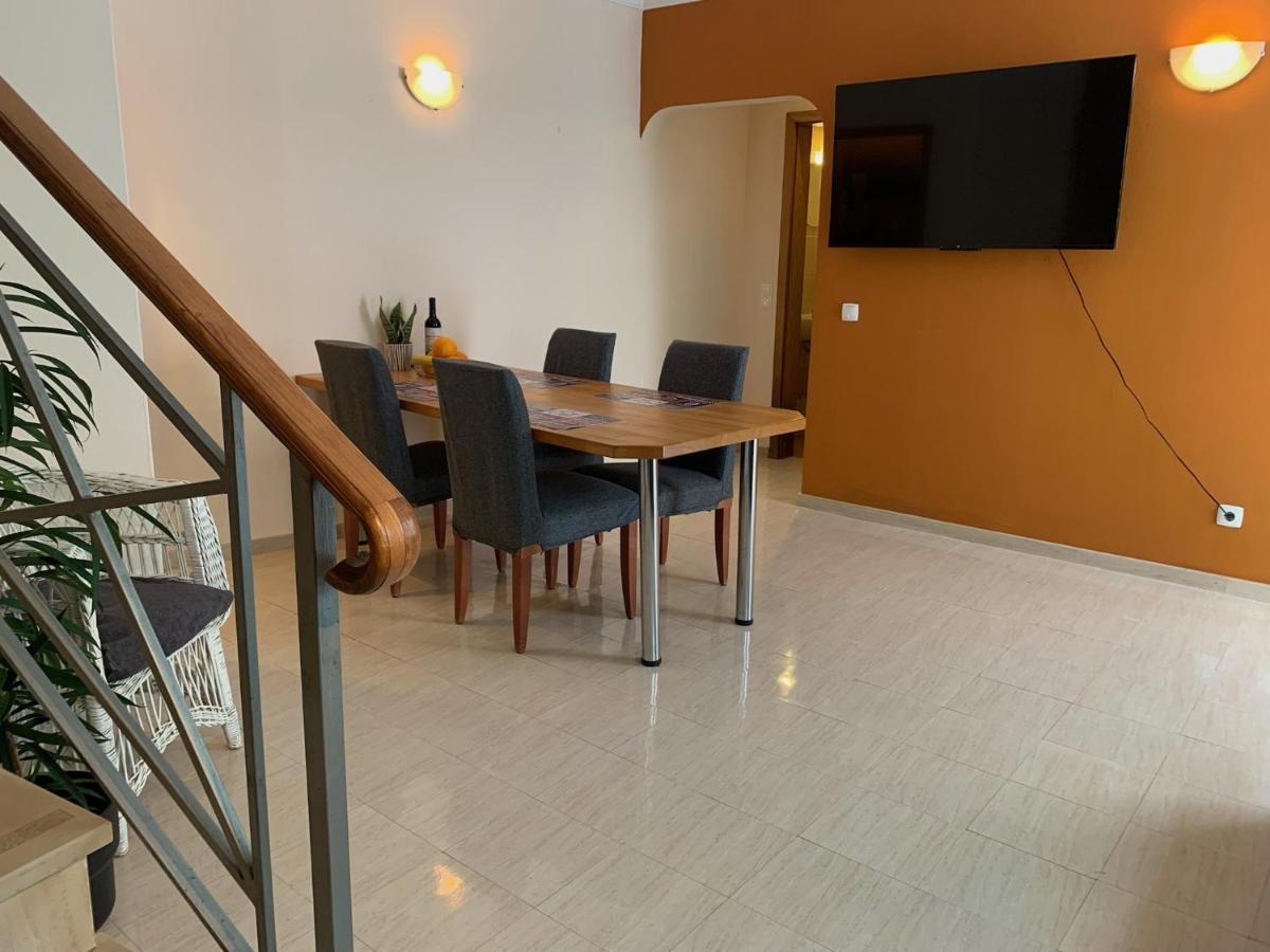 House With A Bbq Terrace In The Centre Of * Lagos