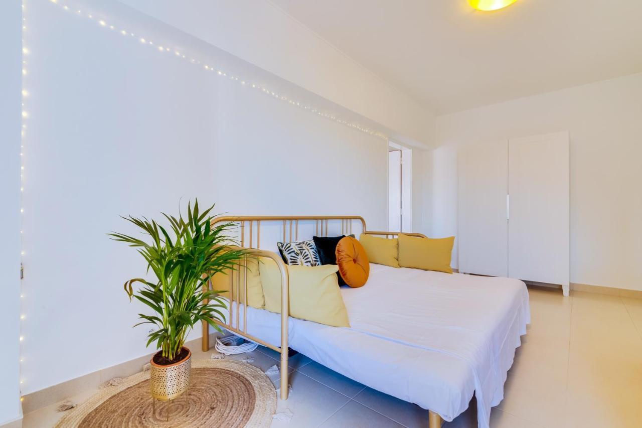 Apartment Al - Wave 7