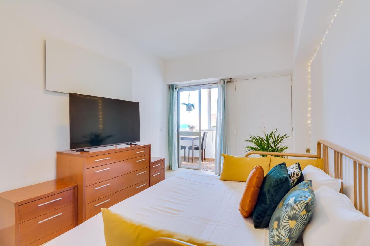 Al - Wave 7 Apartment
