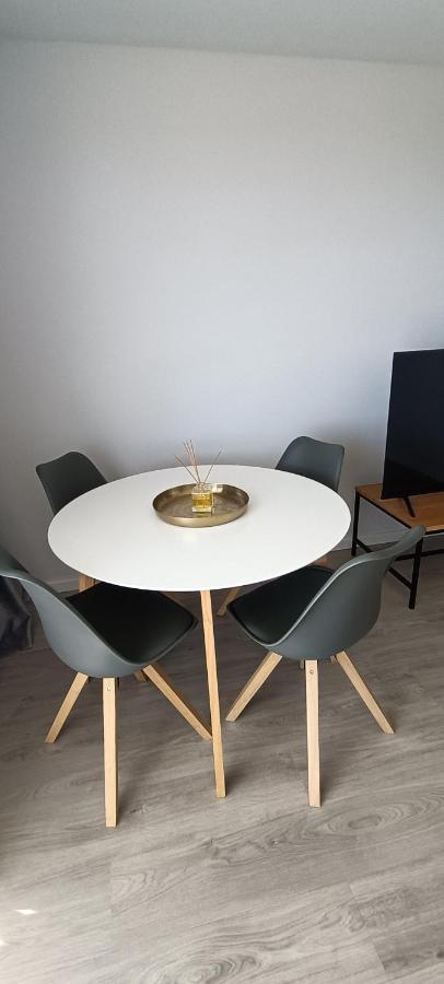 Tower 1106 Apartment *