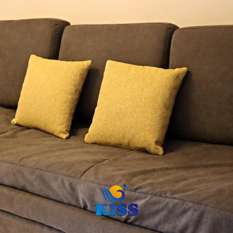 Kiss - Apartment