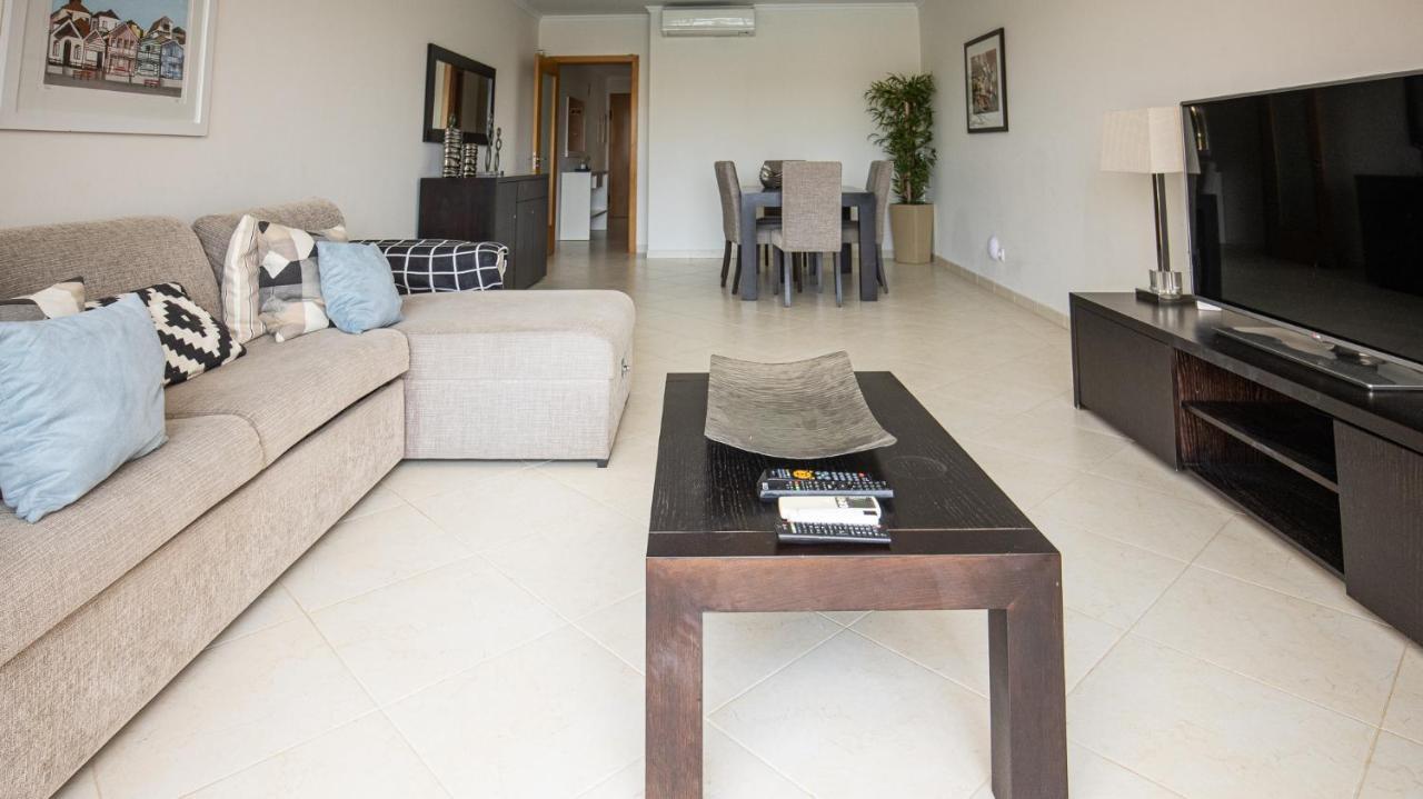 House F Sao Rafael - Free Wifi & Airco, Netflix Ready - 300m From The Holiday home