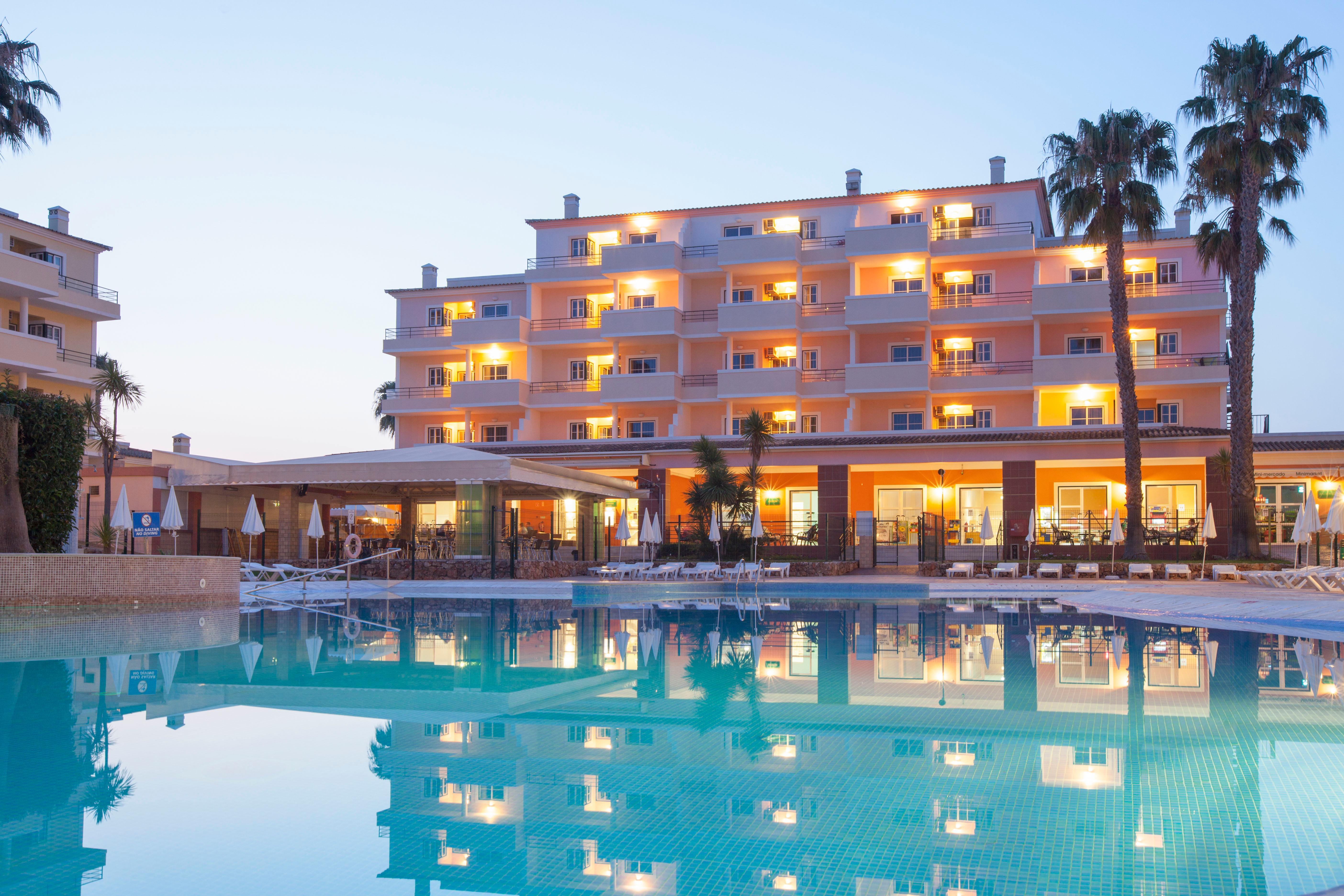 Vitors Plaza Aparthotel