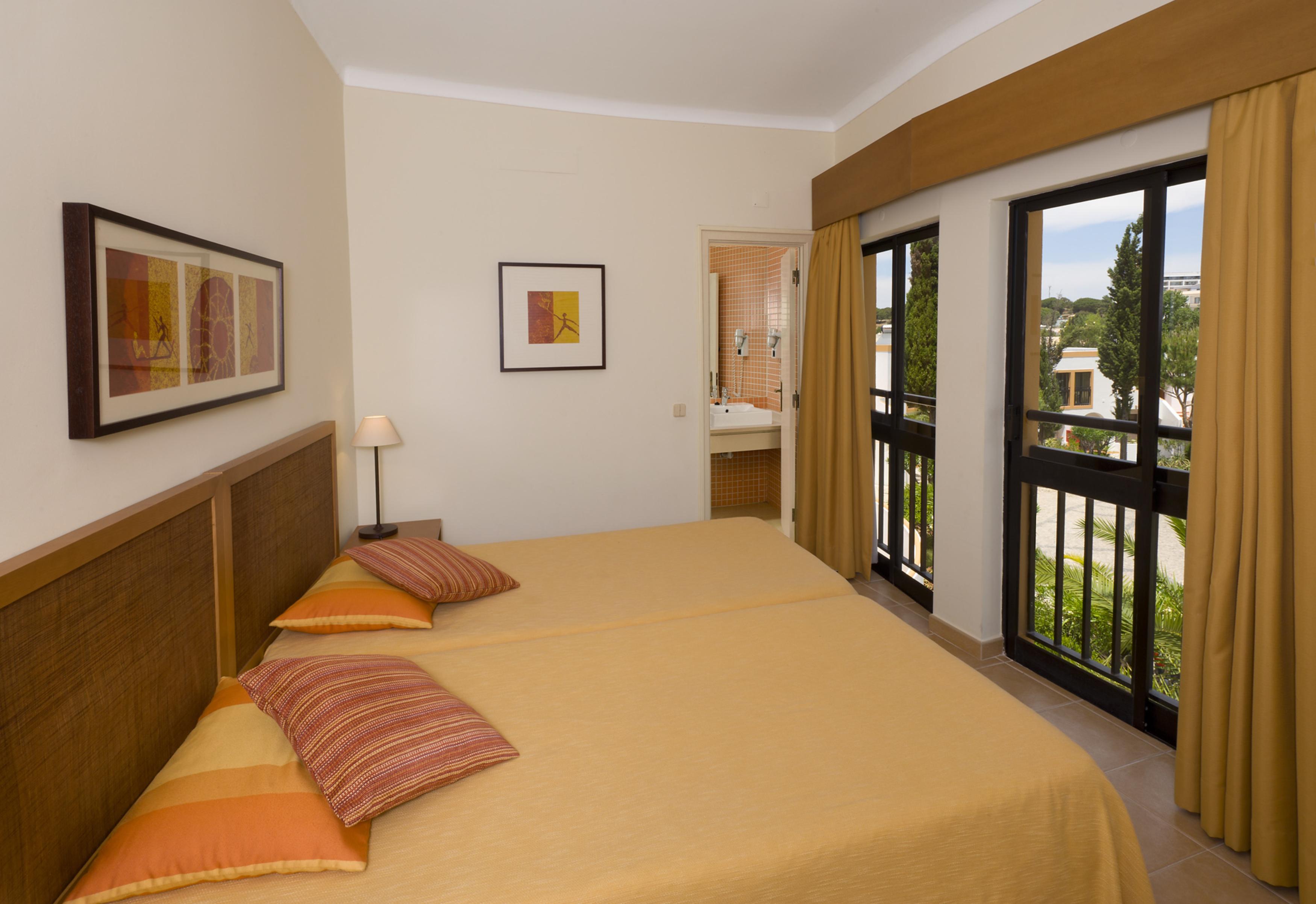 Apartahotel Alfagar Village 3*