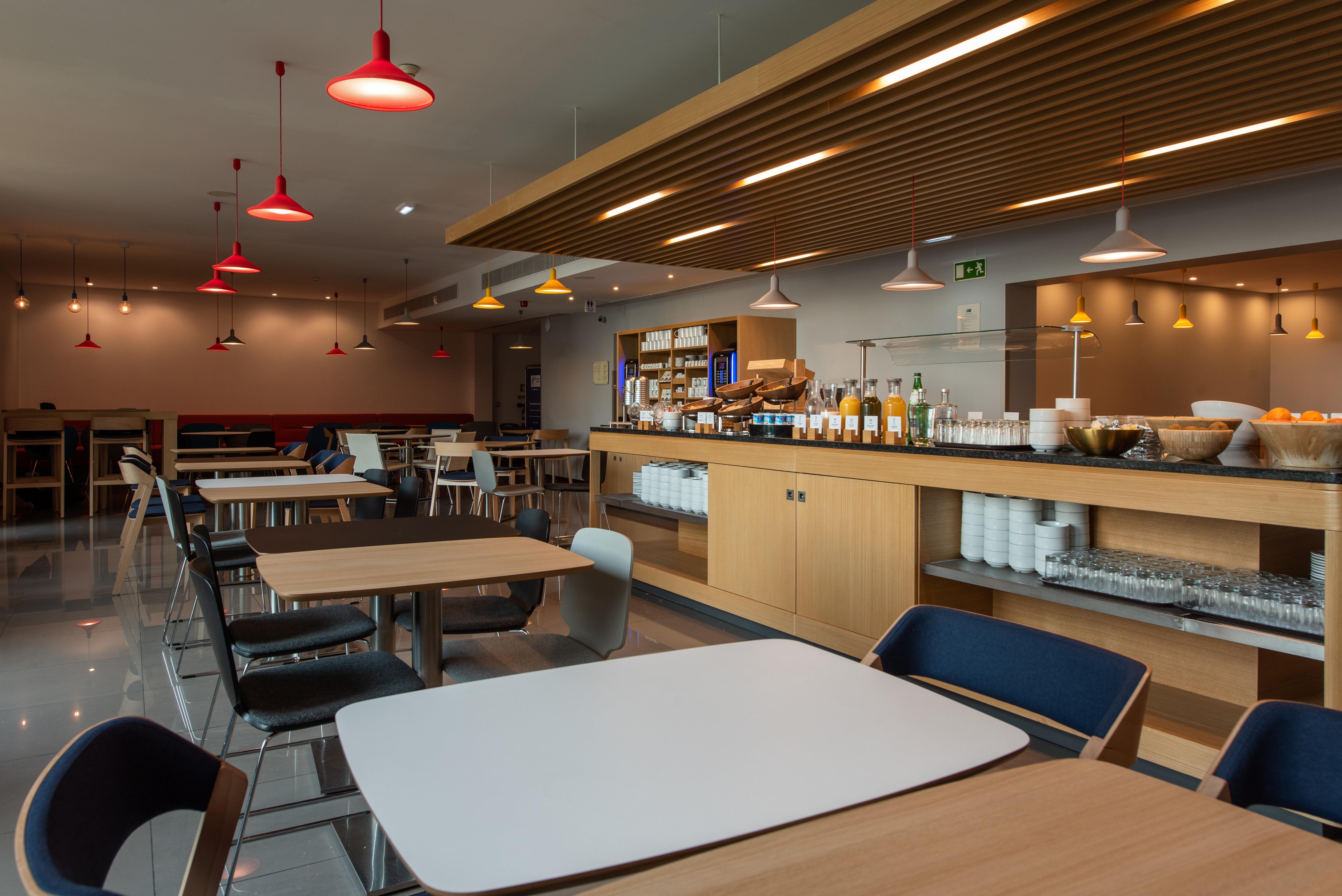 Express Lisbon Airport By Ihg Portela (Loures)