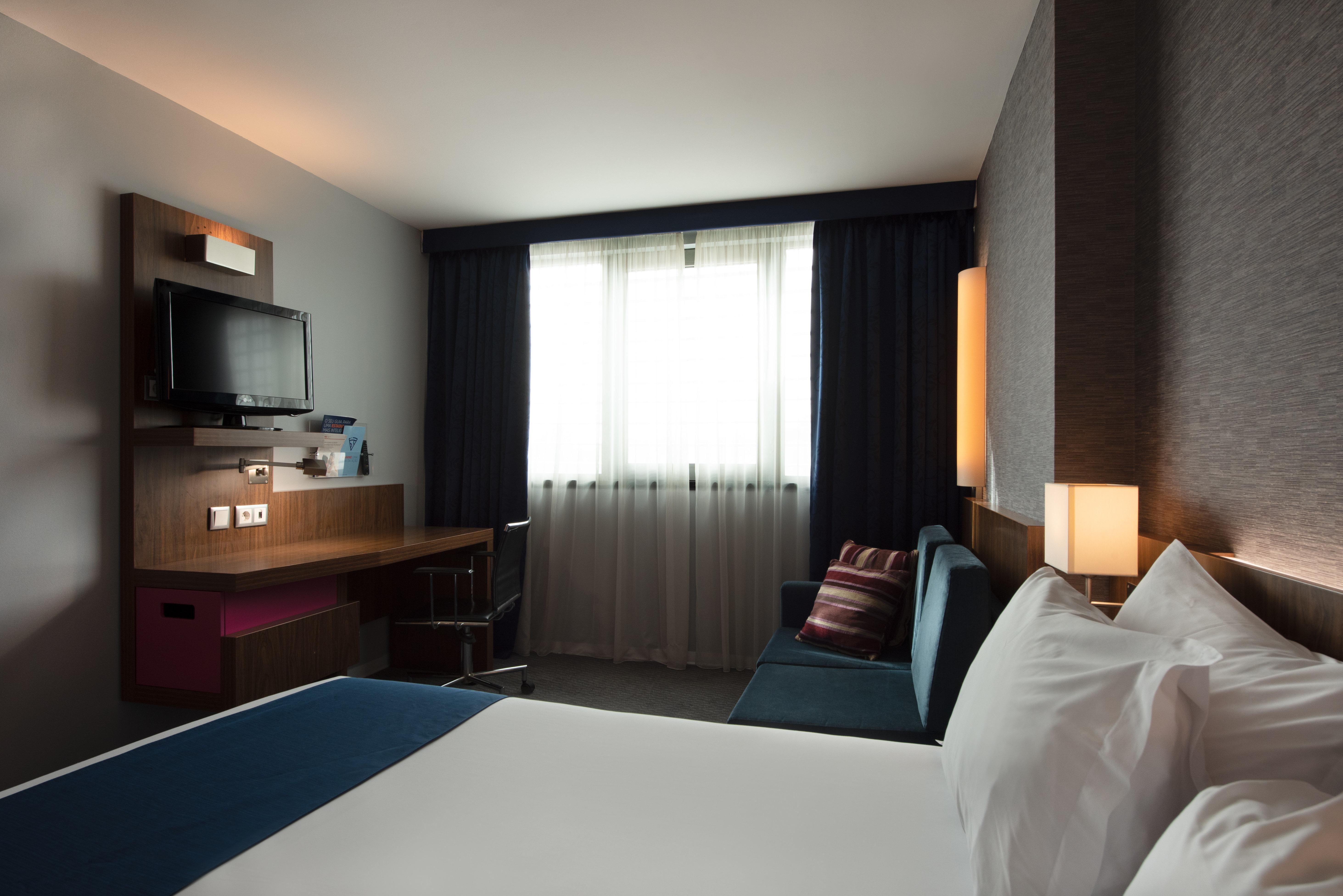 Express Lisbon Airport By Ihg 3*