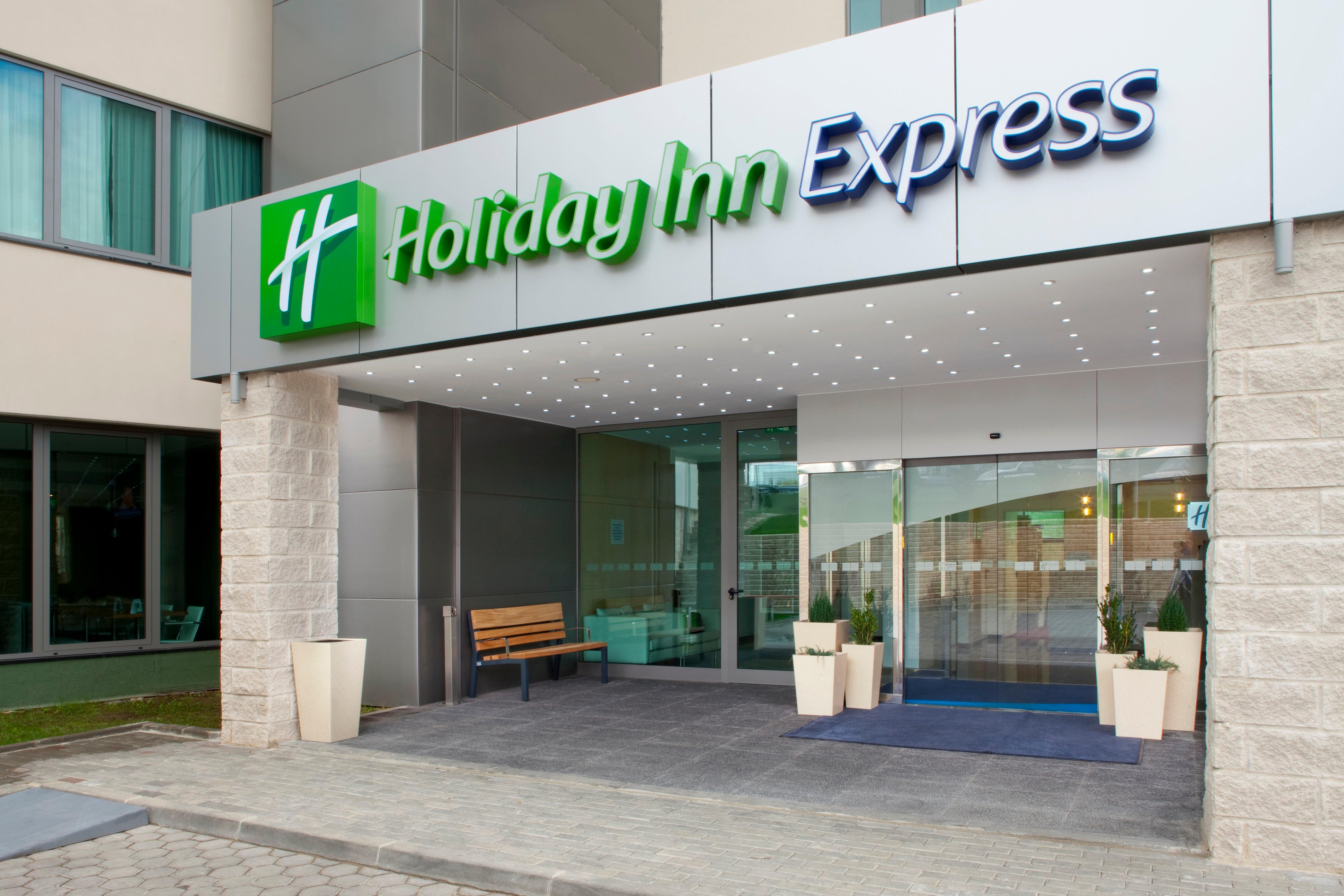 Hotel Express Lisbon Airport By Ihg