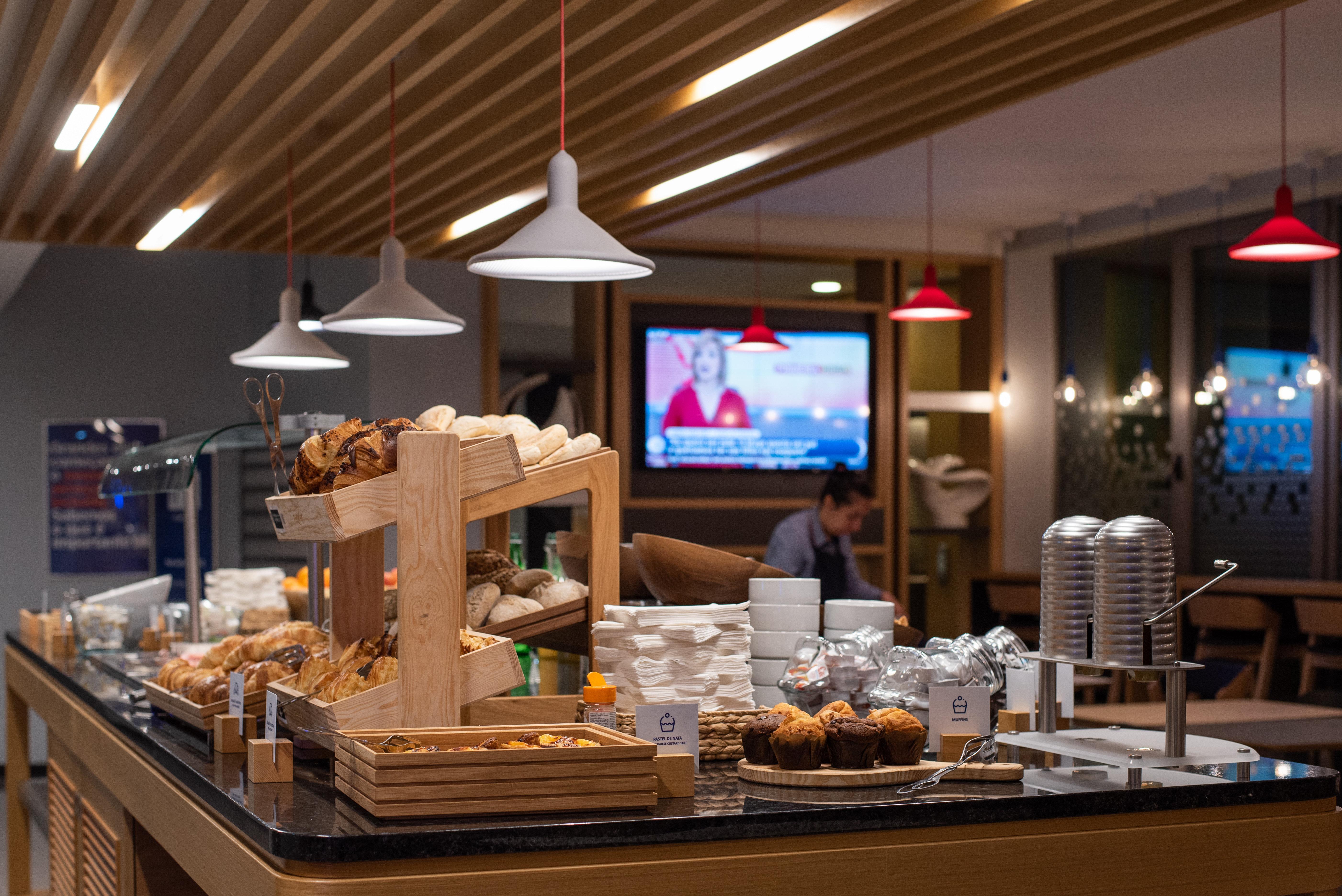 Express Lisbon Airport By Ihg 3*
