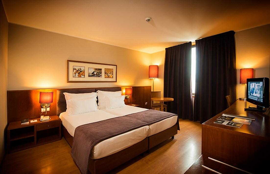 Gale Opera Hotel