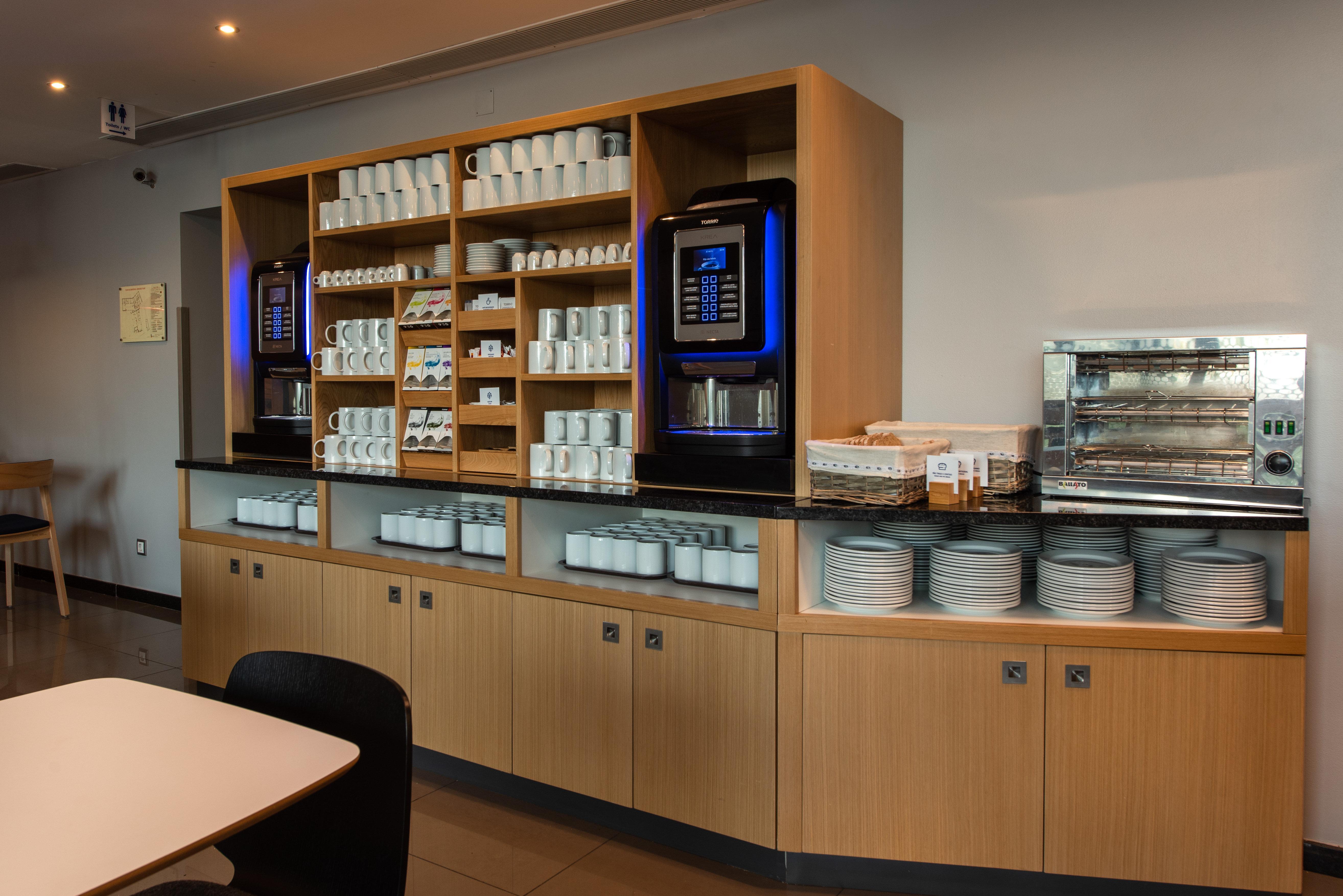 Express Lisbon Airport By Ihg 3*